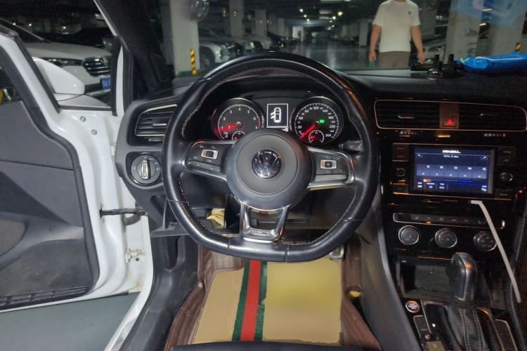 Used Volkswagen Golf 2018 280TSI Automatic R-Line Model Steering Wheel