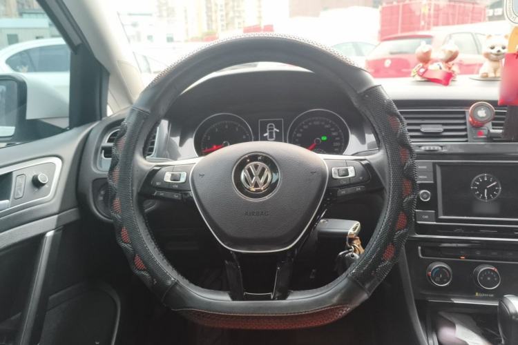 Used Volkswagen Golf 2018 1.6L Automatic Comfort Model Steering Wheel
