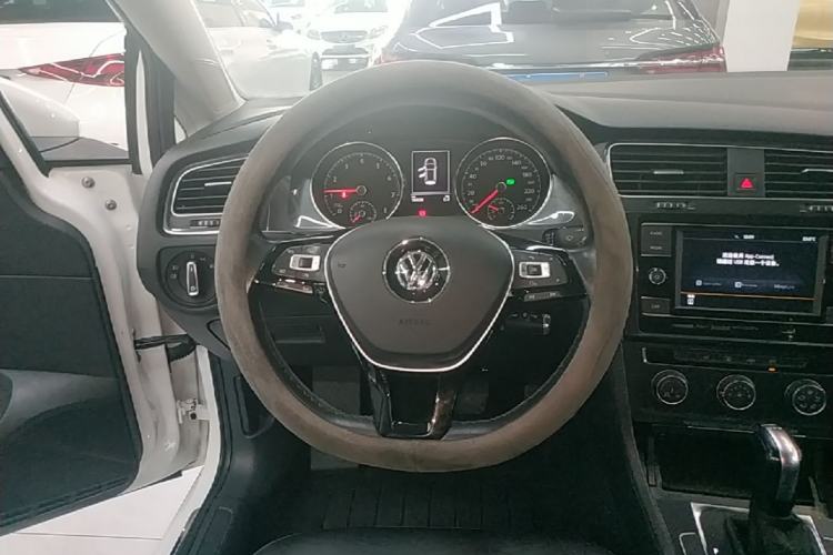 Used Volkswagen Golf 2018 230TSI Automatic Comfort Model Steering Wheel