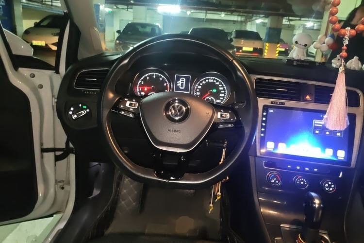 Used Volkswagen Golf 2018 1.6L Automatic Comfort Model Steering Wheel