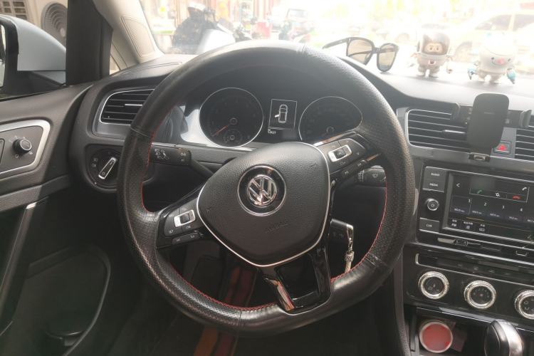 Used Volkswagen Golf 2018 230TSI Automatic Comfort Model Steering Wheel