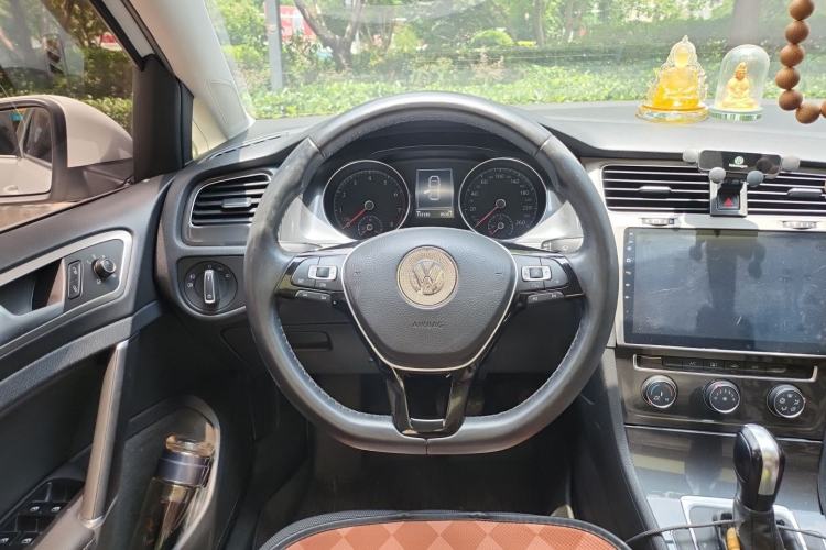 Used Volkswagen Golf 2018 230TSI Automatic Comfort Model Steering Wheel