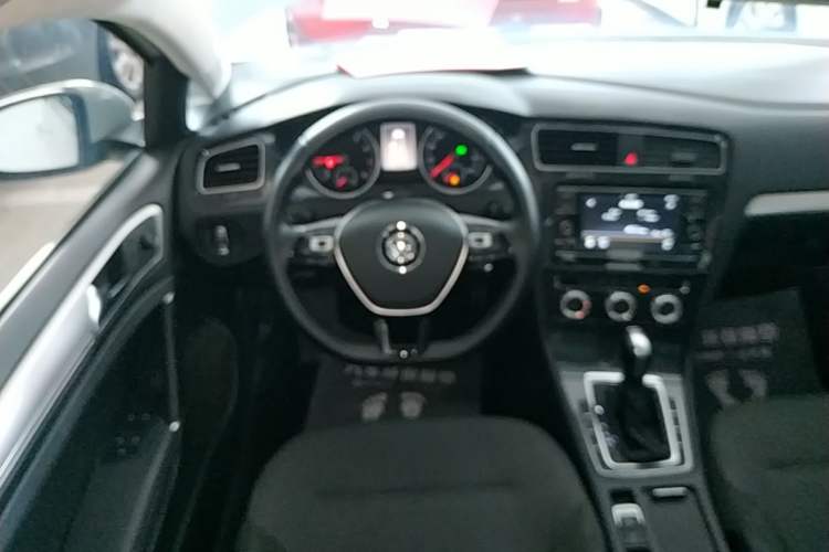 Used Volkswagen Golf 2018 230TSI Automatic Comfort Model Steering Wheel