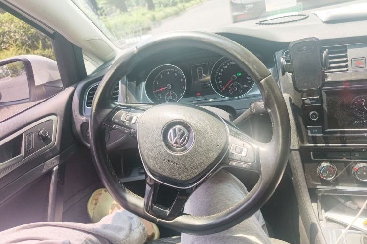 Used Volkswagen Golf 2018 230TSI Automatic Comfort Model Steering Wheel