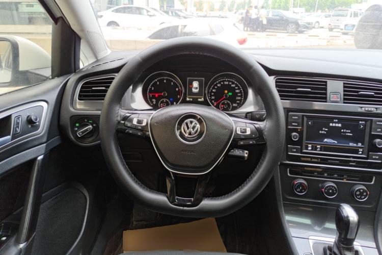 Used Volkswagen Golf 2018 230TSI Automatic Comfort Model Steering Wheel
