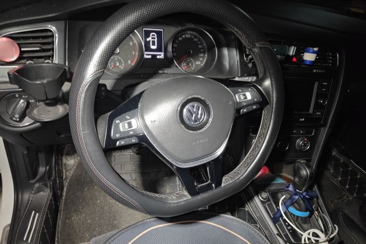 Used Volkswagen Golf 2018 230TSI Automatic Luxury Version Steering Wheel