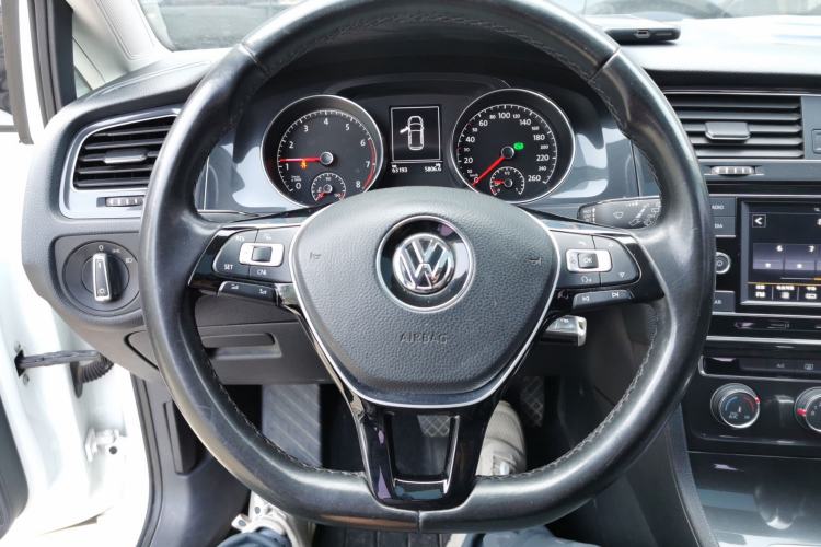 Used Volkswagen Golf 2018 230TSI Automatic Comfort Model Steering Wheel