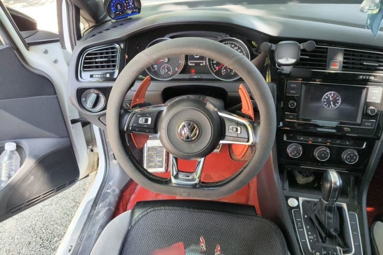 Used Volkswagen Golf 2018 280TSI Automatic R-Line Model Steering Wheel