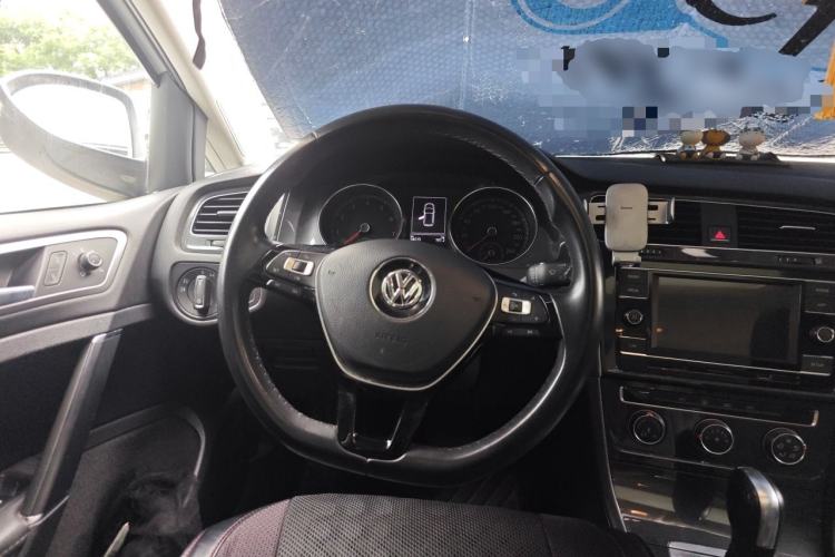 Used Volkswagen Golf 2018 1.6L Automatic Comfort Model Steering Wheel