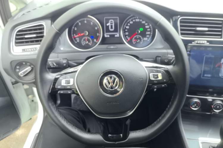 Used Volkswagen Golf 2018 1.6L Automatic Comfort Model Steering Wheel