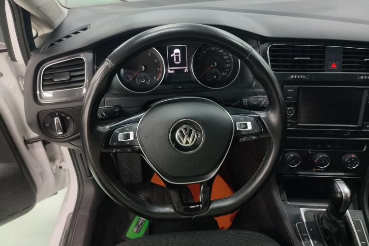 Used Volkswagen Golf 2018 230TSI Automatic Comfort Model Steering Wheel