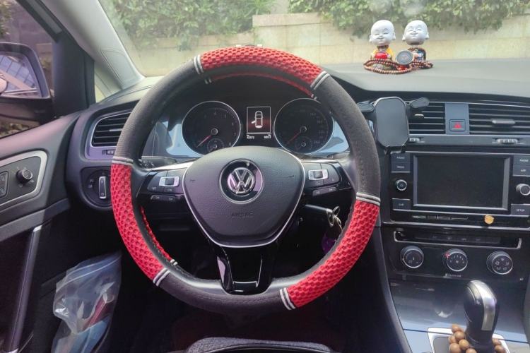 Used Volkswagen Golf 2018 230TSI Automatic Comfort Model Steering Wheel