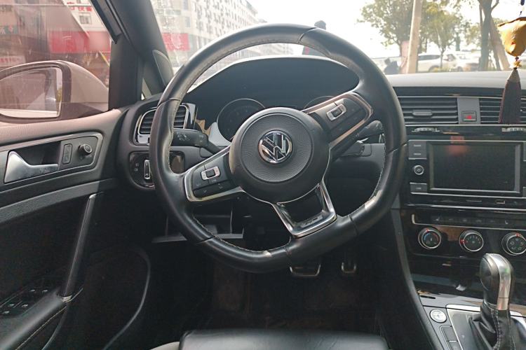 Used Volkswagen Golf 2018 280TSI Automatic R-Line Model Steering Wheel
