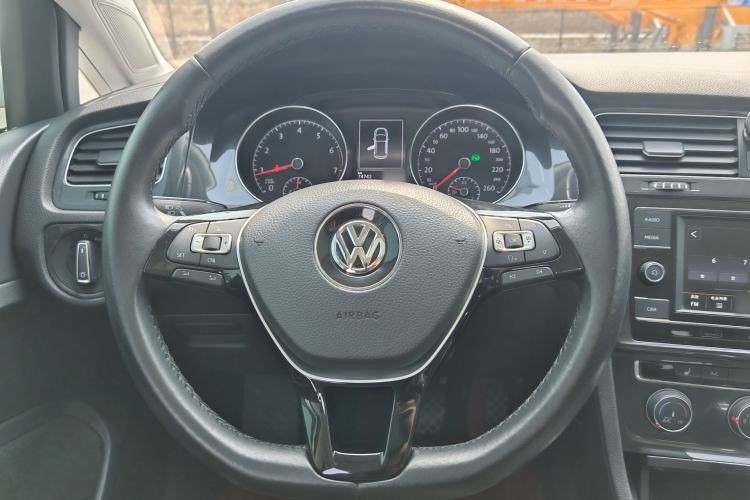 Used Volkswagen Golf 2018 230TSI Automatic Luxury Version Steering Wheel