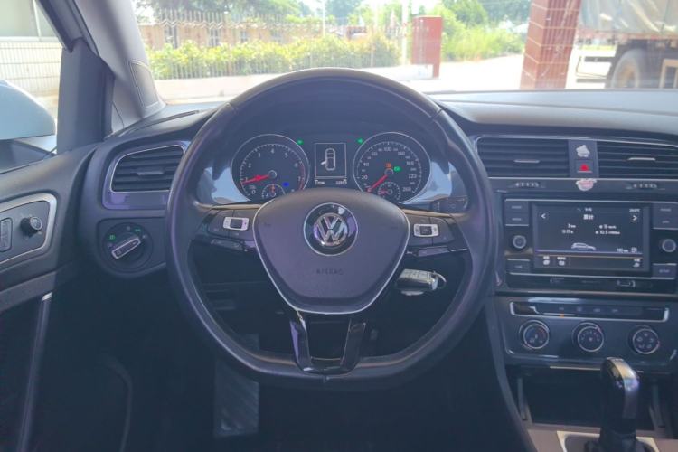 Used Volkswagen Golf 2018 230TSI Automatic Comfort Model Steering Wheel