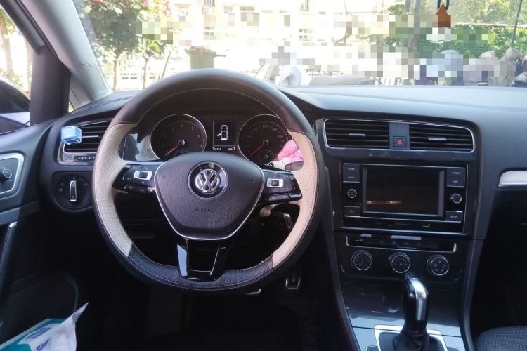 Used Volkswagen Golf 2018 230TSI Automatic Comfort Model Steering Wheel