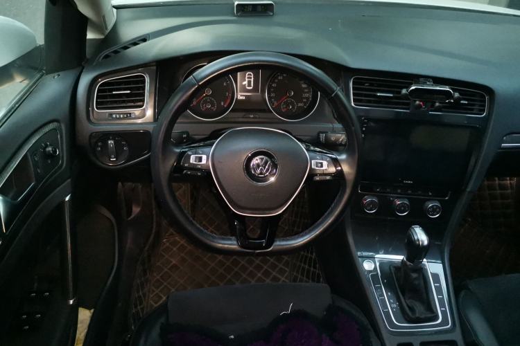 Used Volkswagen Golf 2018 230TSI Automatic Luxury Version Steering Wheel