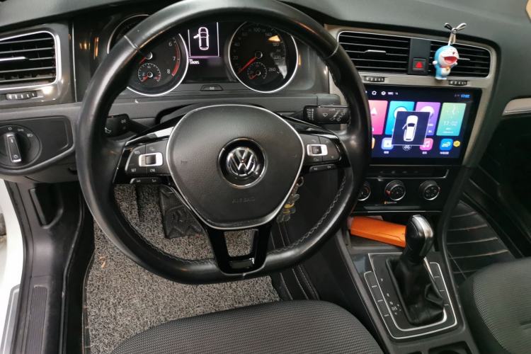 Used Volkswagen Golf 2018 1.6L Automatic Comfort Model Steering Wheel