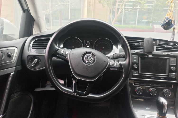 Used Volkswagen Golf 2018 1.6L Automatic Comfort Model Steering Wheel