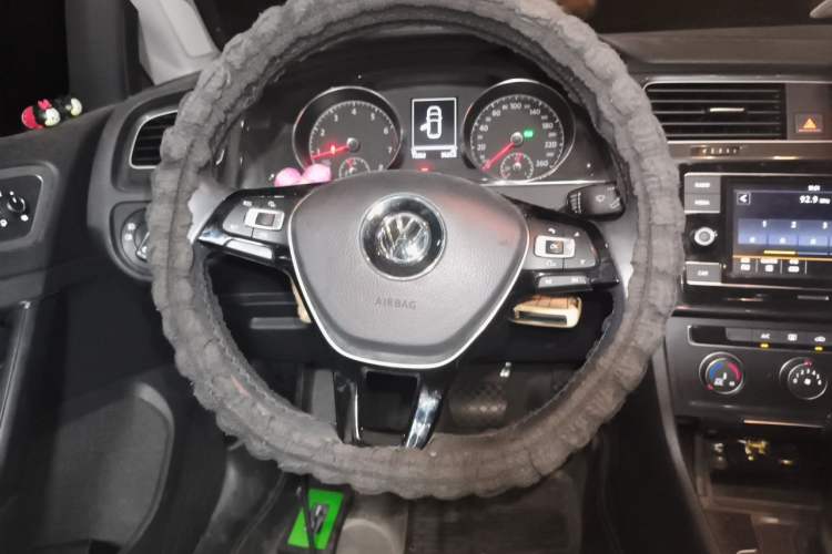 Used Volkswagen Golf 2018 1.6L Automatic Comfort Model Steering Wheel