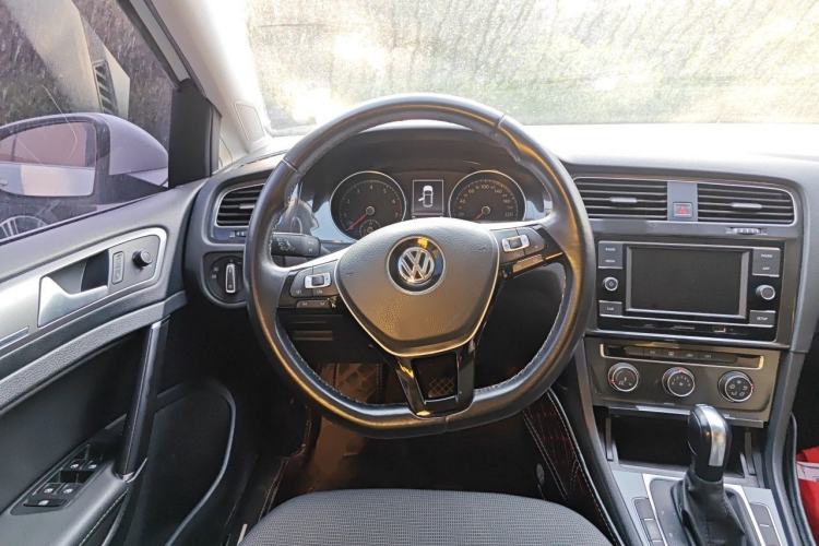 Used Volkswagen Golf 2018 230TSI Automatic Comfort Model Steering Wheel