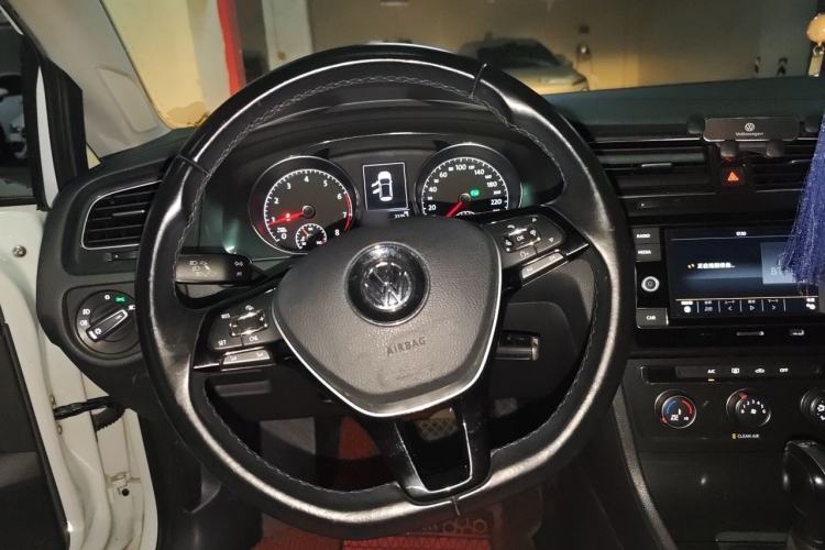Used Volkswagen Golf 2018 230TSI Automatic Comfort Model Steering Wheel