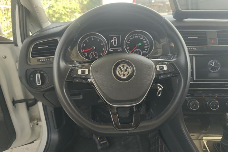 Used Volkswagen Golf 2018 230TSI Automatic Comfort Model Steering Wheel