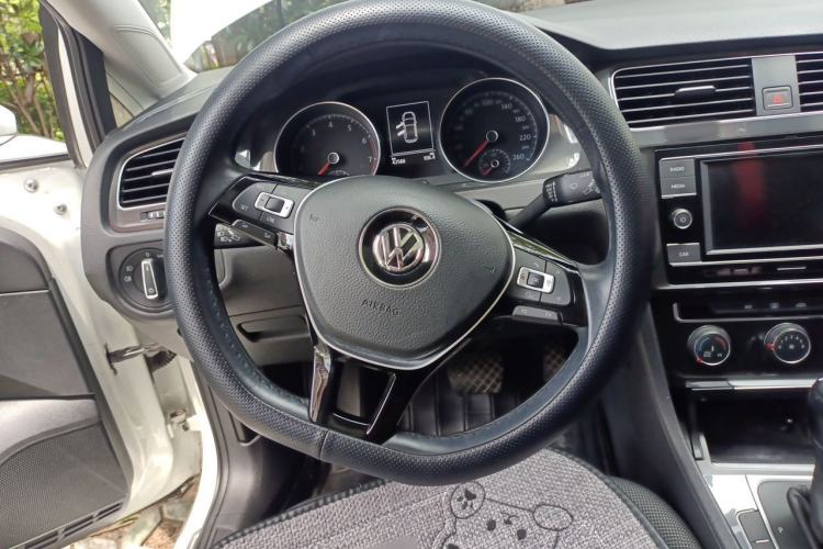 Used Volkswagen Golf 2018 1.6L Automatic Comfort Model Steering Wheel