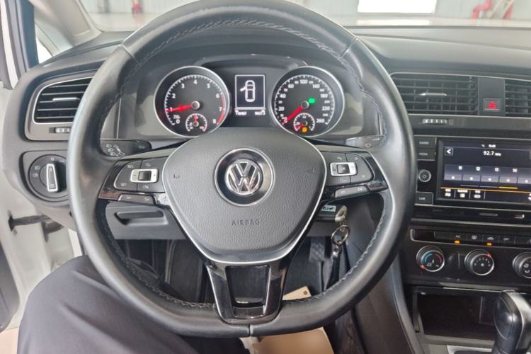 Used Volkswagen Golf 2018 230TSI Automatic Comfort Model Steering Wheel
