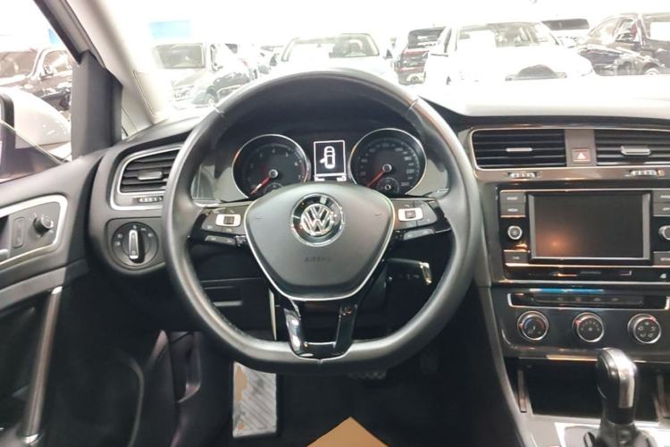 Used Volkswagen Golf 2018 1.6L Automatic Comfort Model Steering Wheel