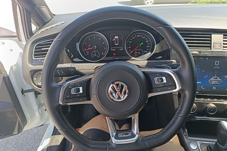Used Volkswagen Golf 2018 280TSI Automatic R-Line Model Steering Wheel