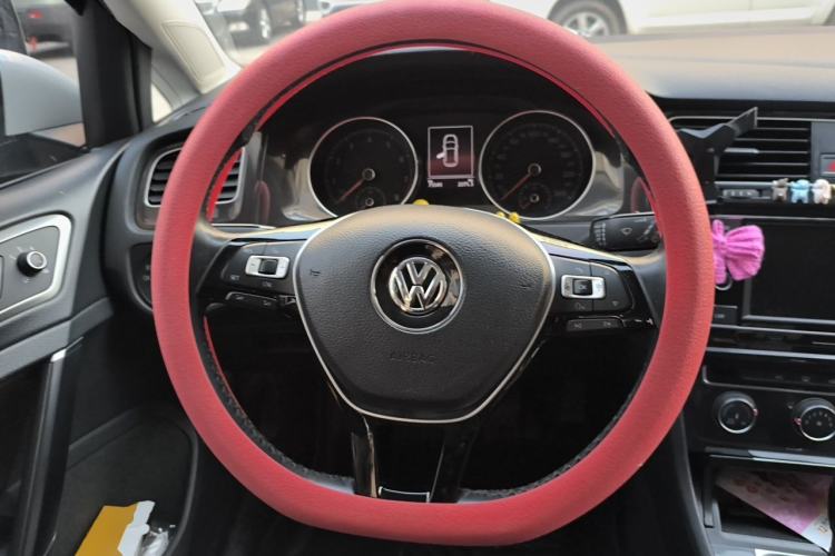 Used Volkswagen Golf 2018 1.6L Automatic Comfort Model Steering Wheel
