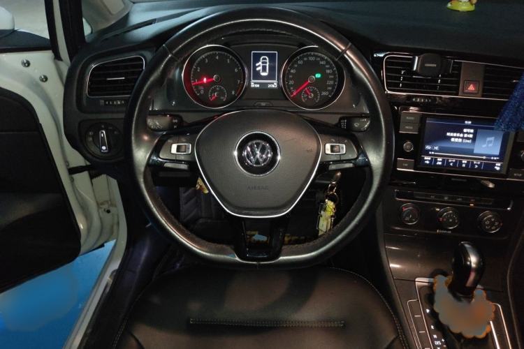 Used Volkswagen Golf 2018 1.6L Automatic Comfort Model Steering Wheel