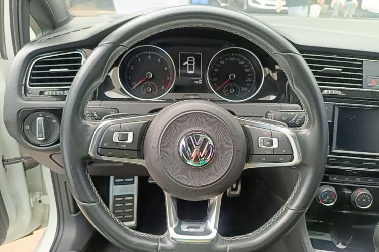 Used Volkswagen Golf 2018 280TSI Automatic R-Line Model Steering Wheel