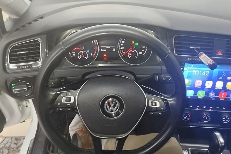 Used Volkswagen Golf 2018 230TSI Automatic Luxury Version Steering Wheel