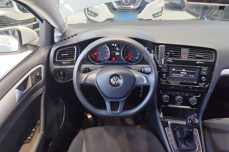Used Volkswagen Golf 2018 1.6L Manual Fashion Edition Steering Wheel