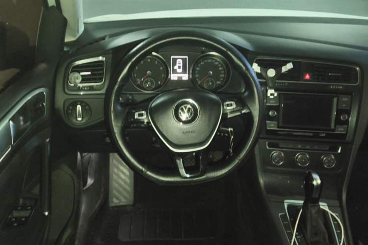 Used Volkswagen Golf 2018 1.6L Automatic Comfort Model Steering Wheel