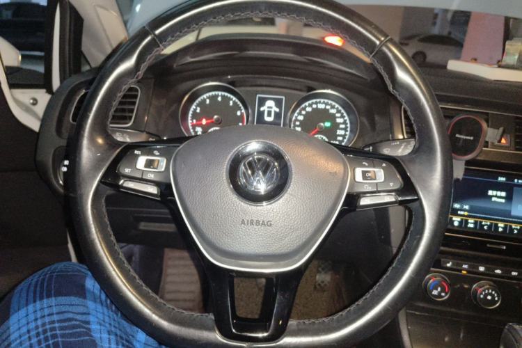 Used Volkswagen Golf 2018 230TSI Automatic Luxury Version Steering Wheel