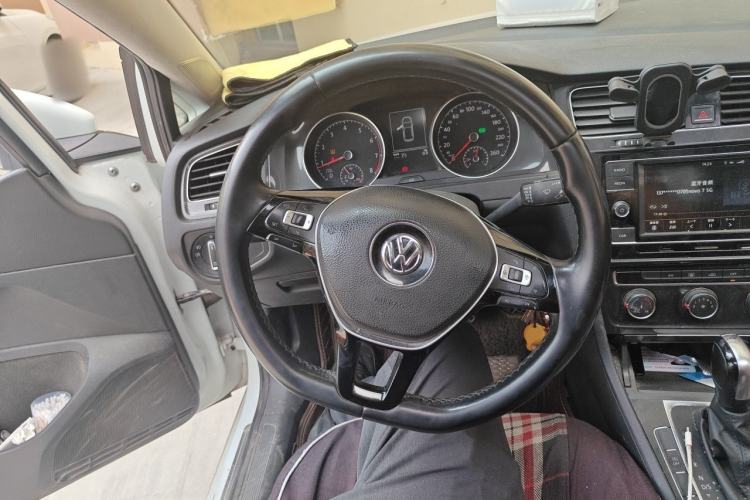 Used Volkswagen Golf 2018 230TSI Automatic Comfort Model Steering Wheel
