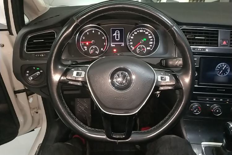 Used Volkswagen Golf 2018 230TSI Automatic Comfort Model Steering Wheel