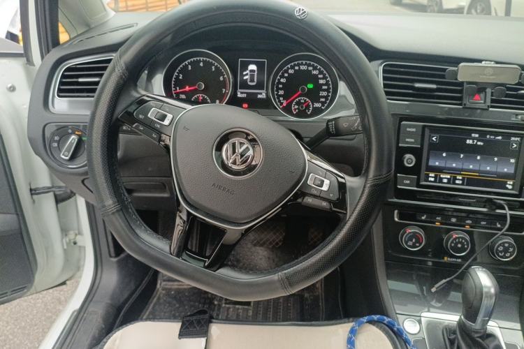 Used Volkswagen Golf 2018 230TSI Automatic Luxury Version Steering Wheel
