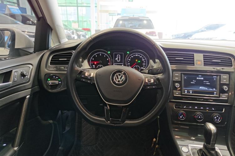 Used Volkswagen Golf 2018 230TSI Automatic Luxury Version Steering Wheel
