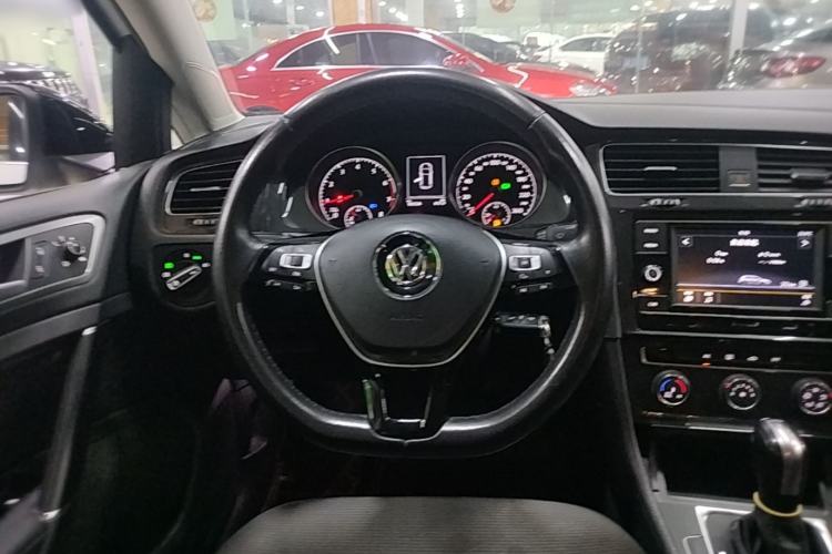Used Volkswagen Golf 2018 230TSI Automatic Comfort Model Steering Wheel