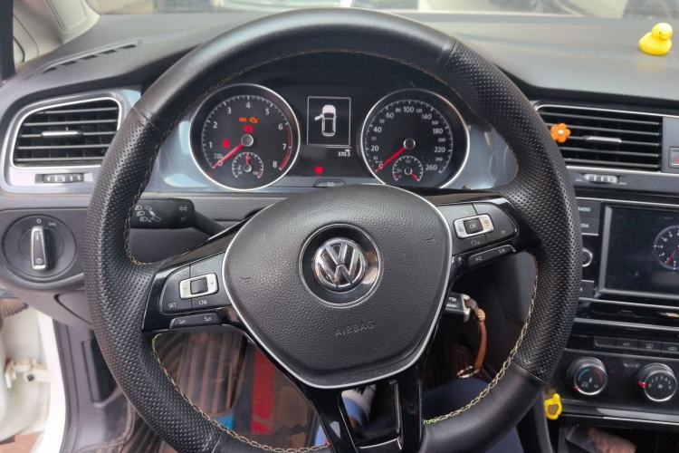 Used Volkswagen Golf 2018 230TSI Automatic Comfort Model Steering Wheel