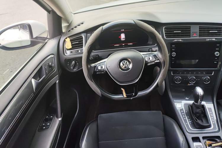 Used Volkswagen Golf 2018 280TSI Automatic Flagship Model Steering Wheel