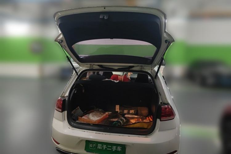 Used Volkswagen Golf 2018 1.6L Automatic Comfort Model Trunk
