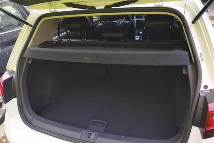 Used Volkswagen Golf 2018 230TSI Automatic Luxury Version Trunk