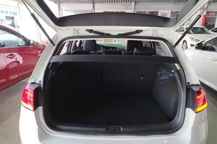 Used Volkswagen Golf 2018 230TSI Automatic Comfort Model Trunk