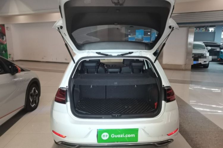 Used Volkswagen Golf 2018 230TSI Automatic Luxury Version Trunk