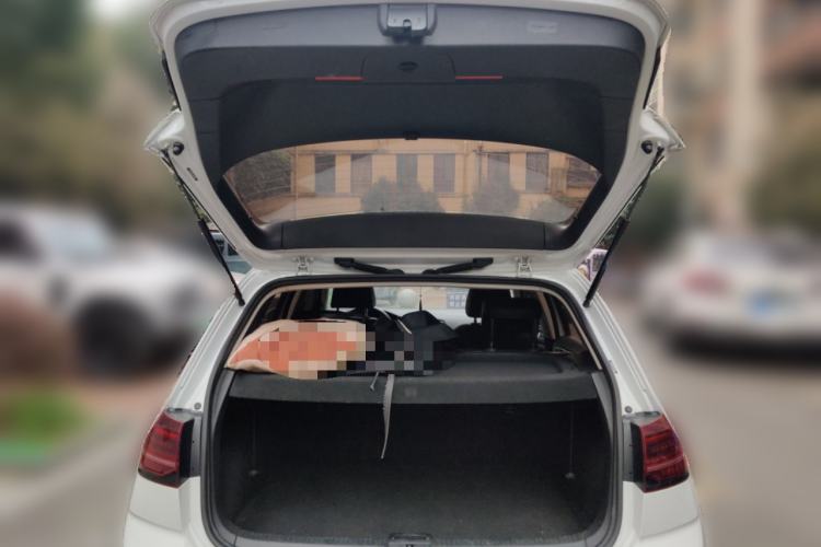 Used Volkswagen Golf 2018 230TSI Automatic Luxury Version Trunk